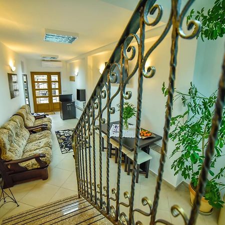 Hostel Sinj Ngoại thất bức ảnh