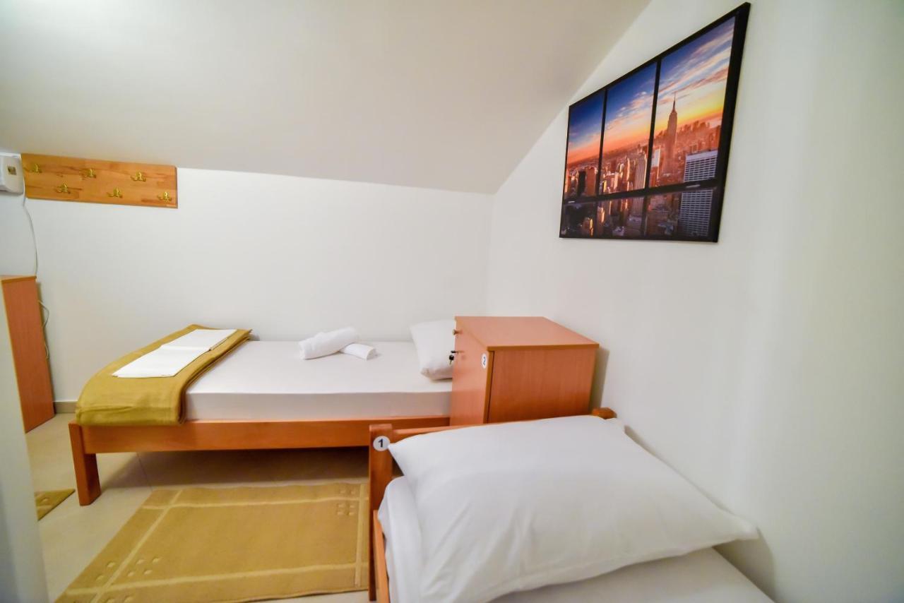 Hostel Sinj Ngoại thất bức ảnh